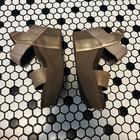 OTBT Bushnell Wedge Sandals - Gold Metallic - 7.5 - Picture 6 of 8